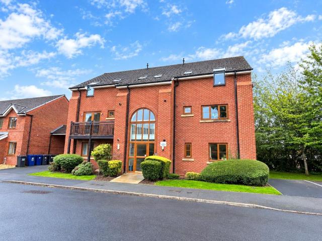 2 bedroom flat for sale