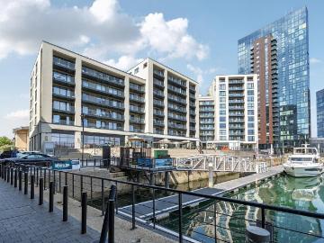 2 bedroom flat for sale