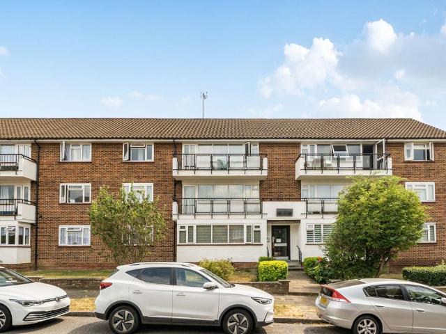 2 bedroom flat for sale