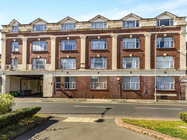 2 bedroom flat for sale