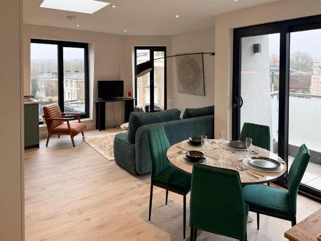2 bedroom flat for sale