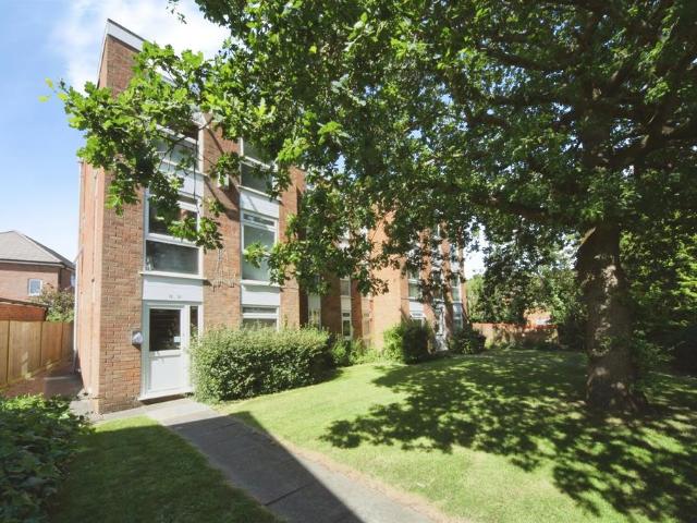 2 bedroom flat for sale