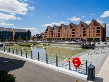 2 bedroom flat for sale