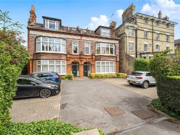 2 bedroom flat for sale