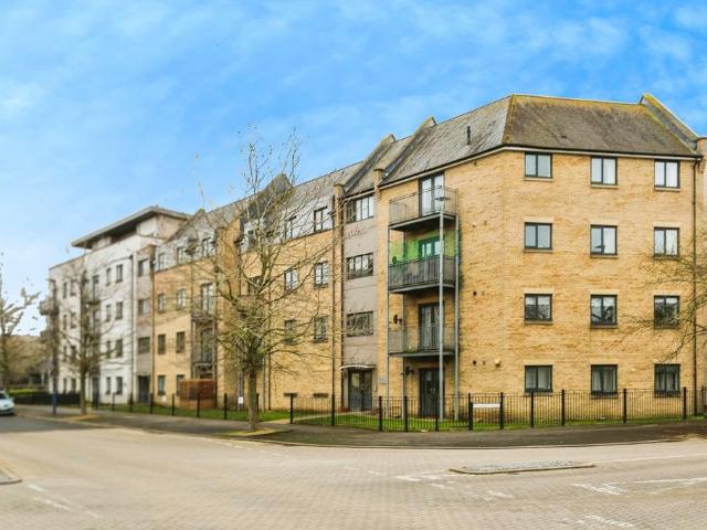 2 bedroom flat for sale