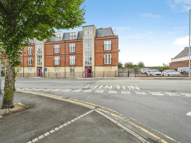 2 bedroom flat for sale