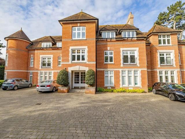 2 bedroom flat for sale