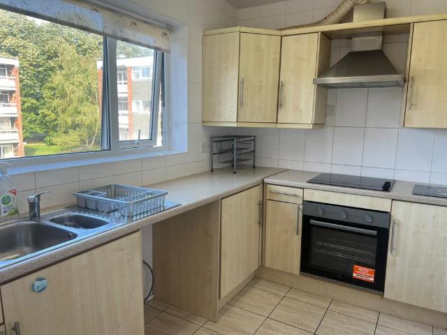 2 bedroom flat for sale