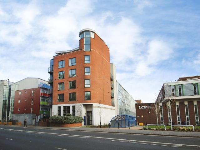 2 bedroom flat for sale