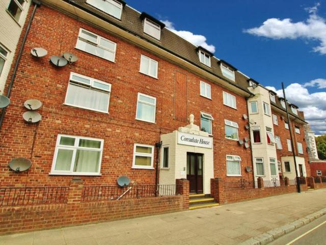 2 bedroom flat for sale