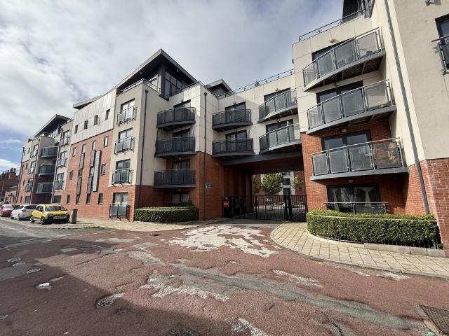 2 bedroom flat for sale