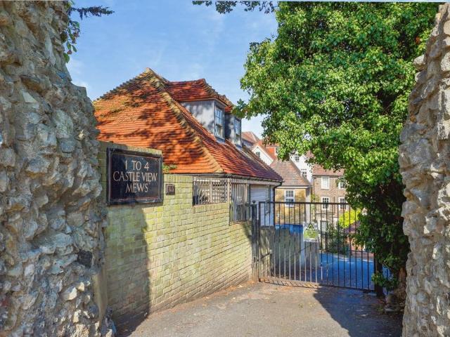 2 bedroom flat for sale