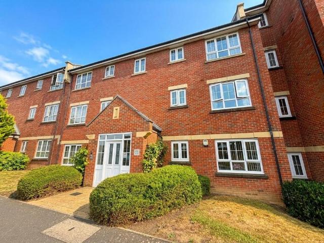 2 bedroom flat for sale