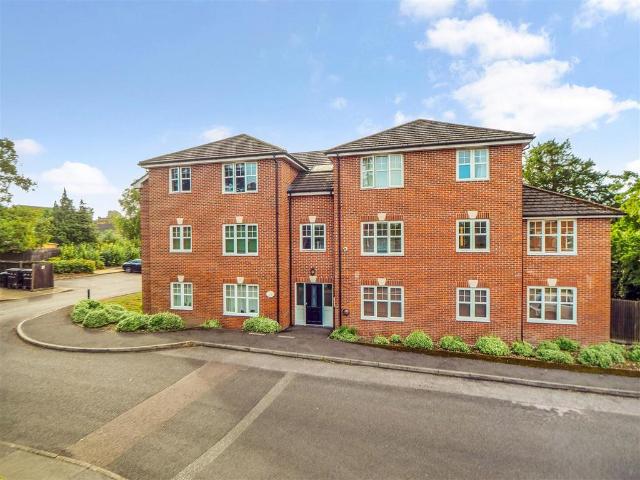 2 bedroom flat for sale