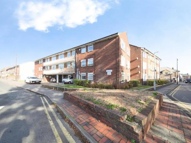 2 bedroom flat for sale