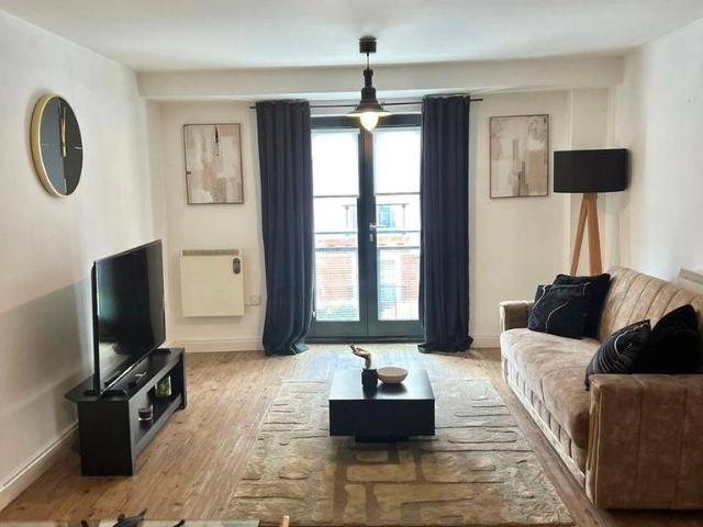 2 bedroom flat for sale