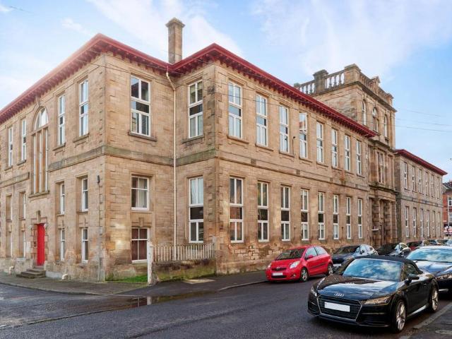 2 bedroom flat for sale