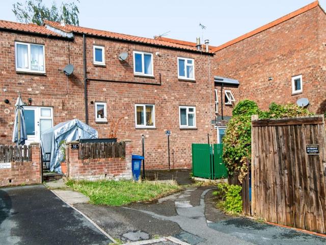 2 bedroom flat for sale
