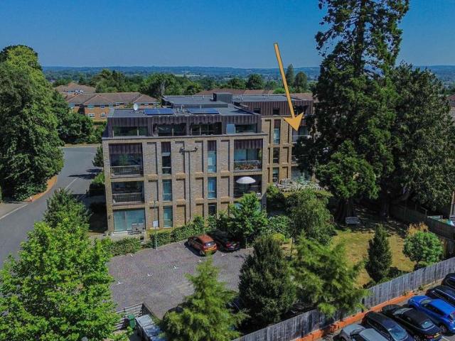 2 bedroom flat for sale