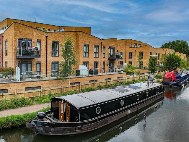 2 bedroom flat for sale