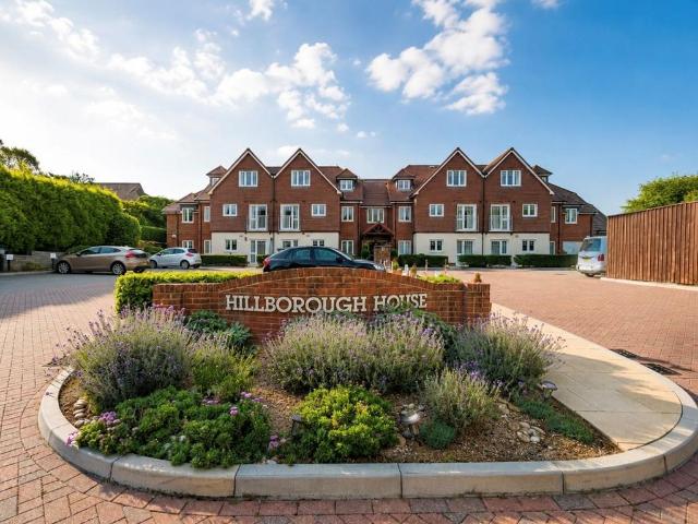 2 bedroom flat for sale