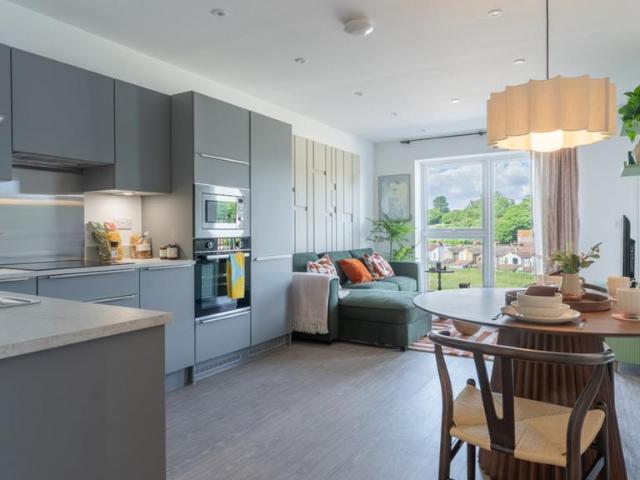 2 bedroom flat for sale