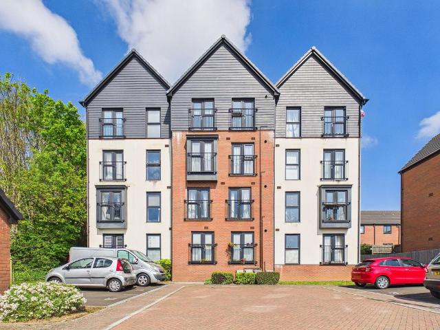 2 bedroom flat for sale