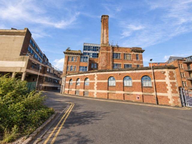 2 bedroom flat for sale