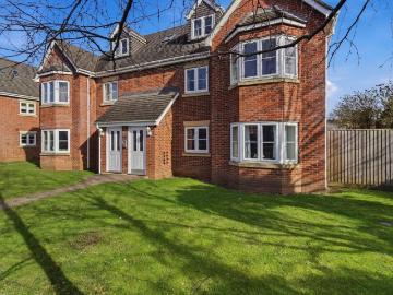 2 bedroom flat for sale
