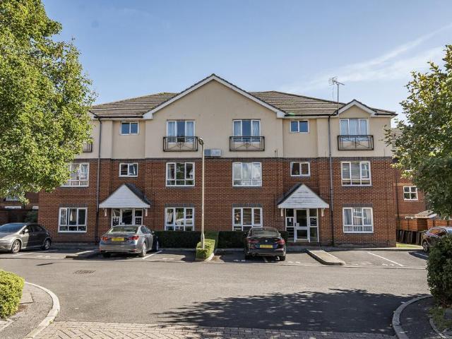 2 bedroom flat for sale