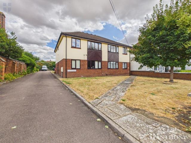 2 bedroom flat for sale