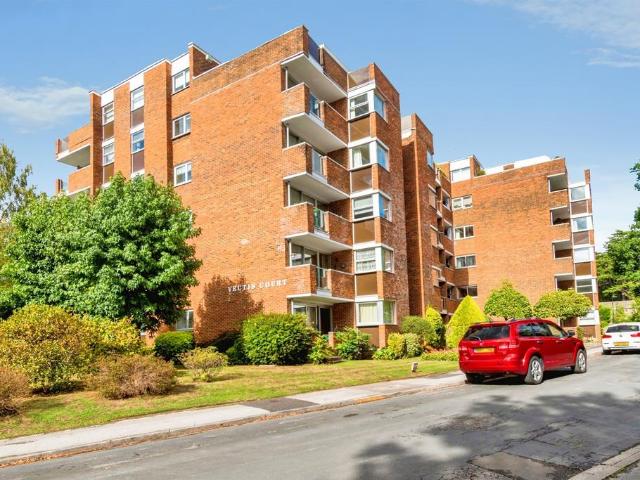 2 bedroom flat for sale