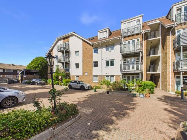 2 bedroom flat for sale