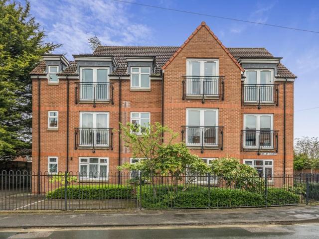2 bedroom flat for sale