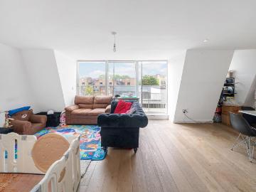 2 bedroom flat for sale