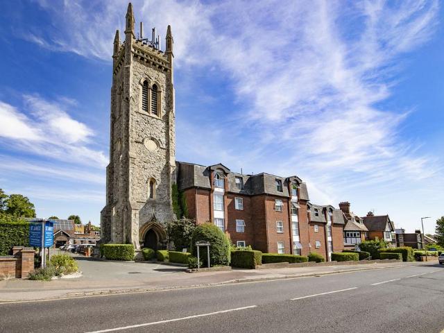 2 bedroom flat for sale