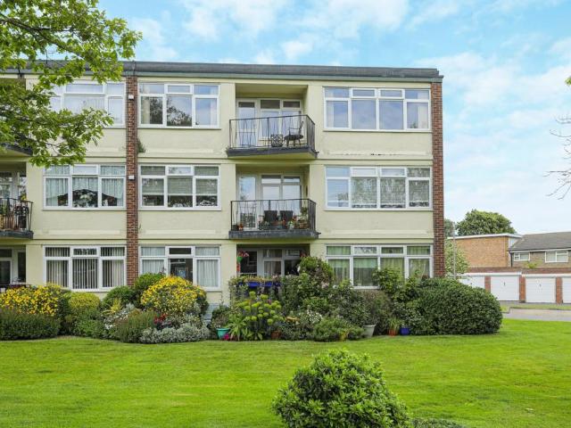 2 bedroom flat for sale