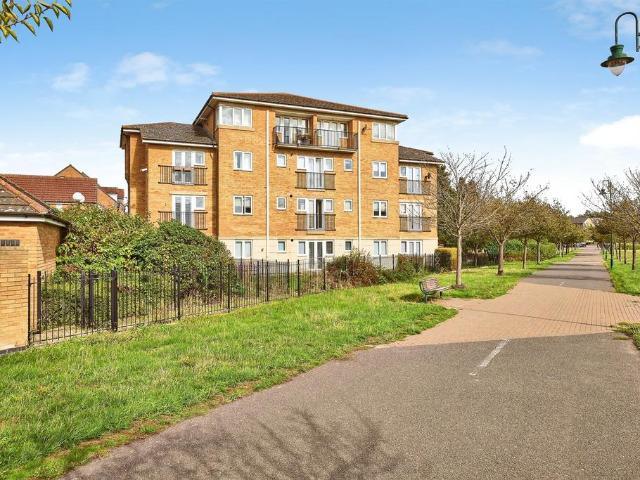 2 bedroom flat for sale