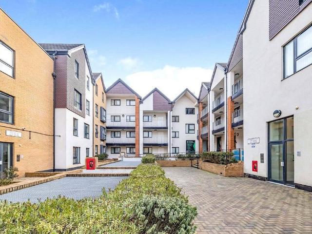 2 bedroom flat for sale