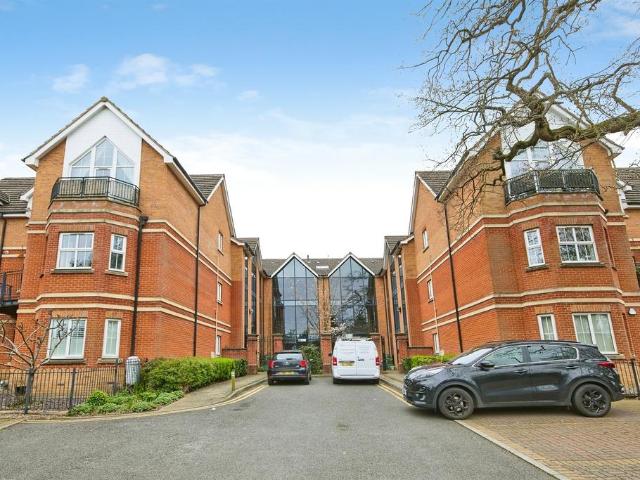 2 bedroom flat for sale