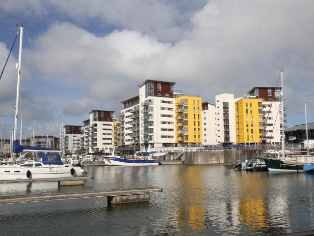 2 bedroom flat for sale