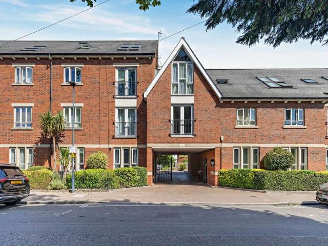 2 bedroom flat for sale