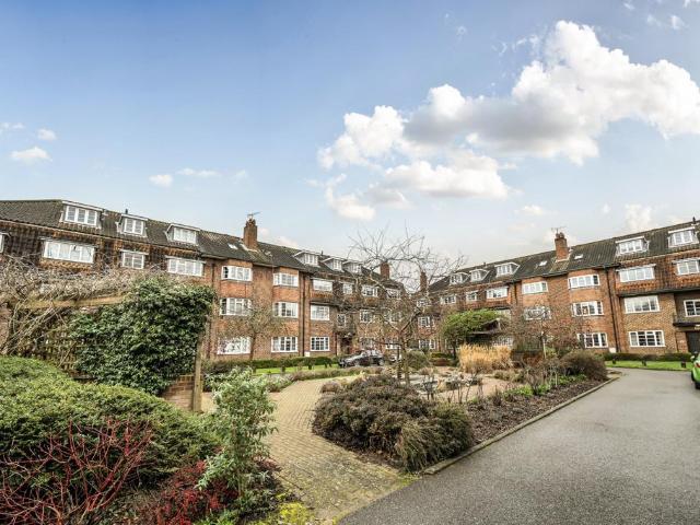 2 bedroom flat for sale