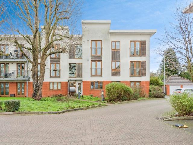 2 bedroom flat for sale