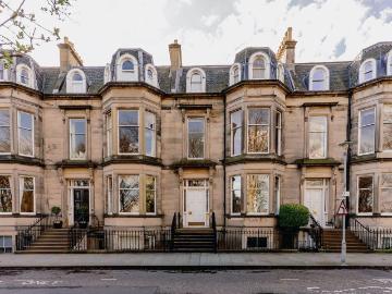 Edinburgh, Shetland - Garden, Fireplace
