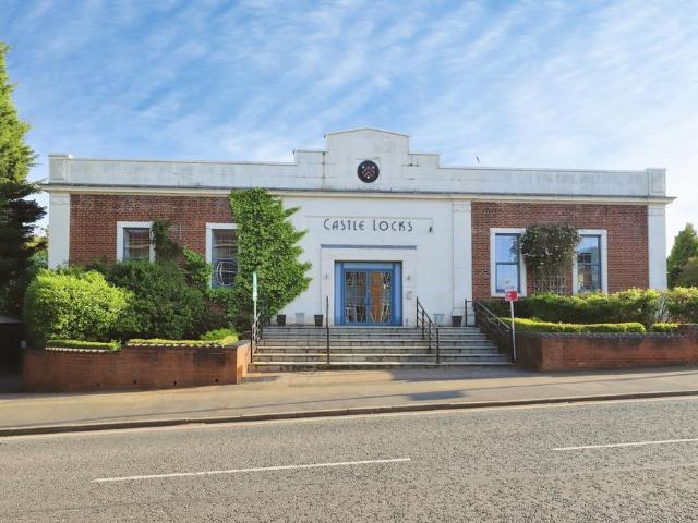 2 bedroom flat for sale