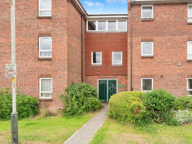 2 bedroom flat for sale