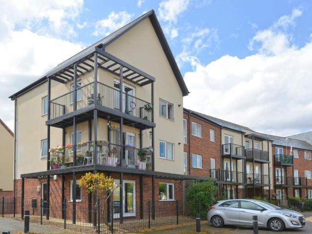 2 bedroom flat for sale