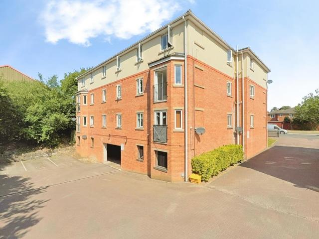 2 bedroom flat for sale