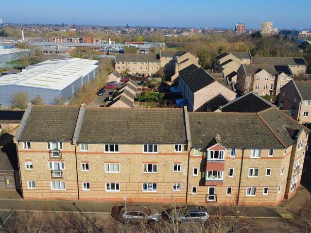 2 bedroom flat for sale
